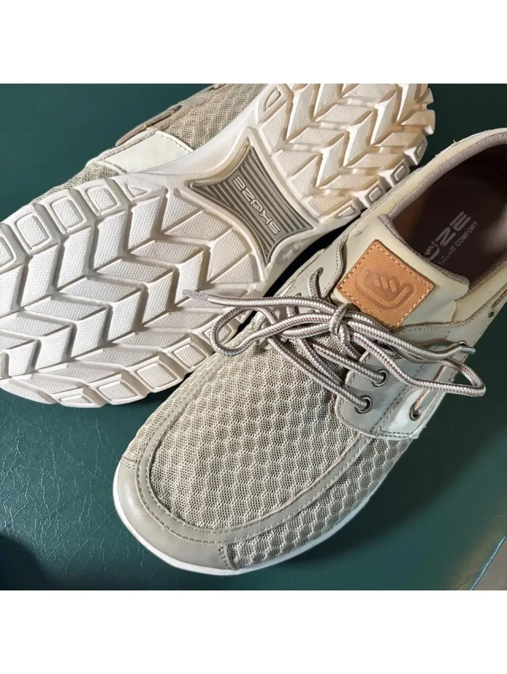 Men's Cream and Tan Boat-sho